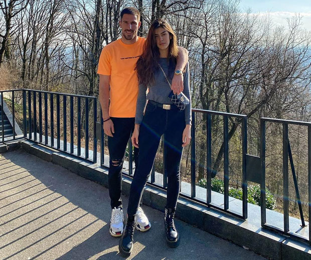 Фудбалер Црвене звезде се, на 26. рођендан, верио: Дегенек запросио Александру